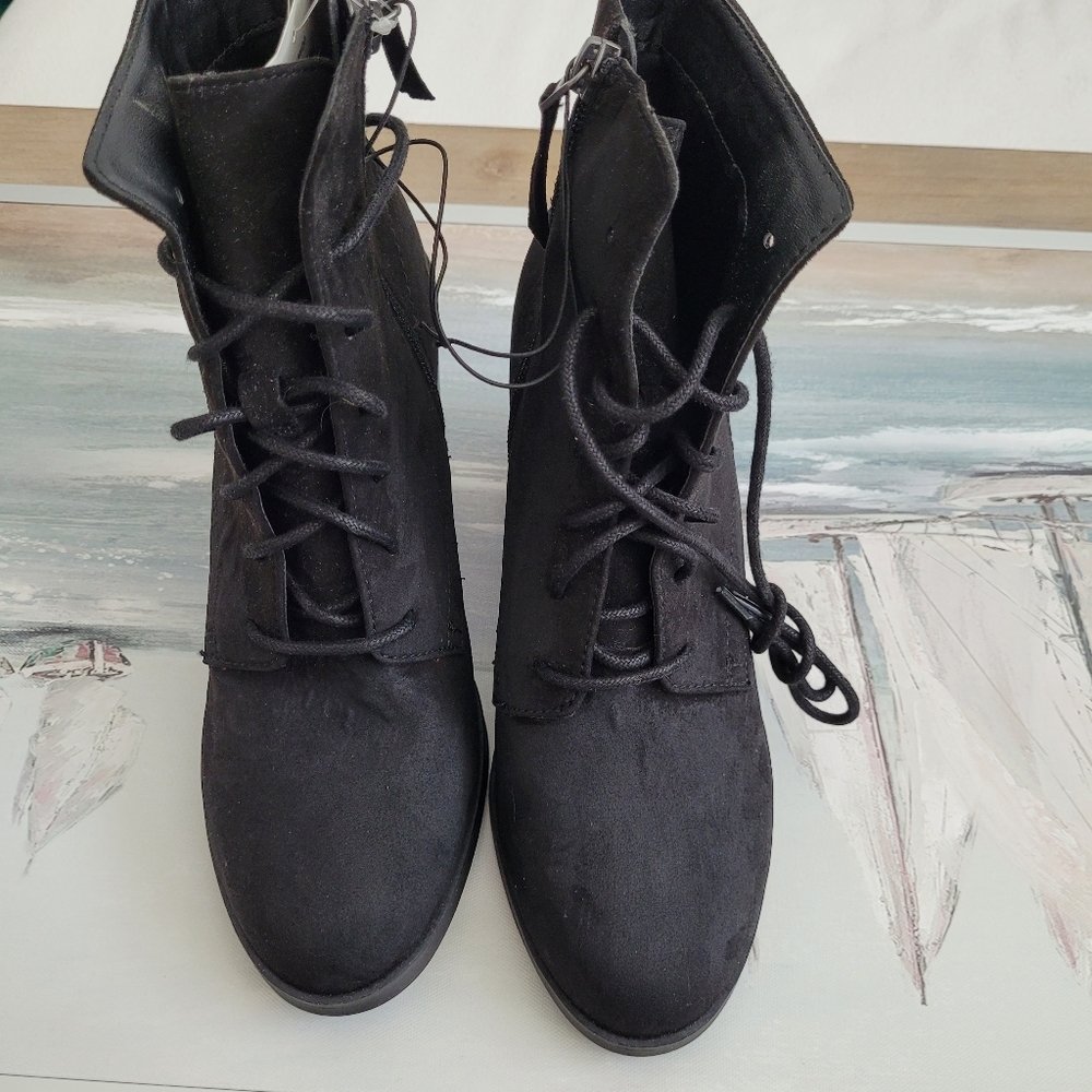 Spring boots - Picture 2 of 3